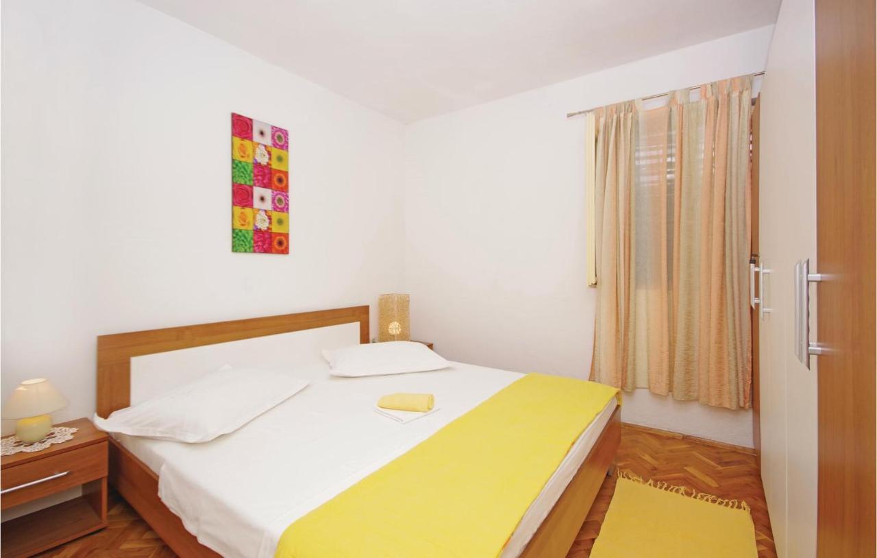 Cozy Apartment In Makarska With Kitchen Kültér fotó
