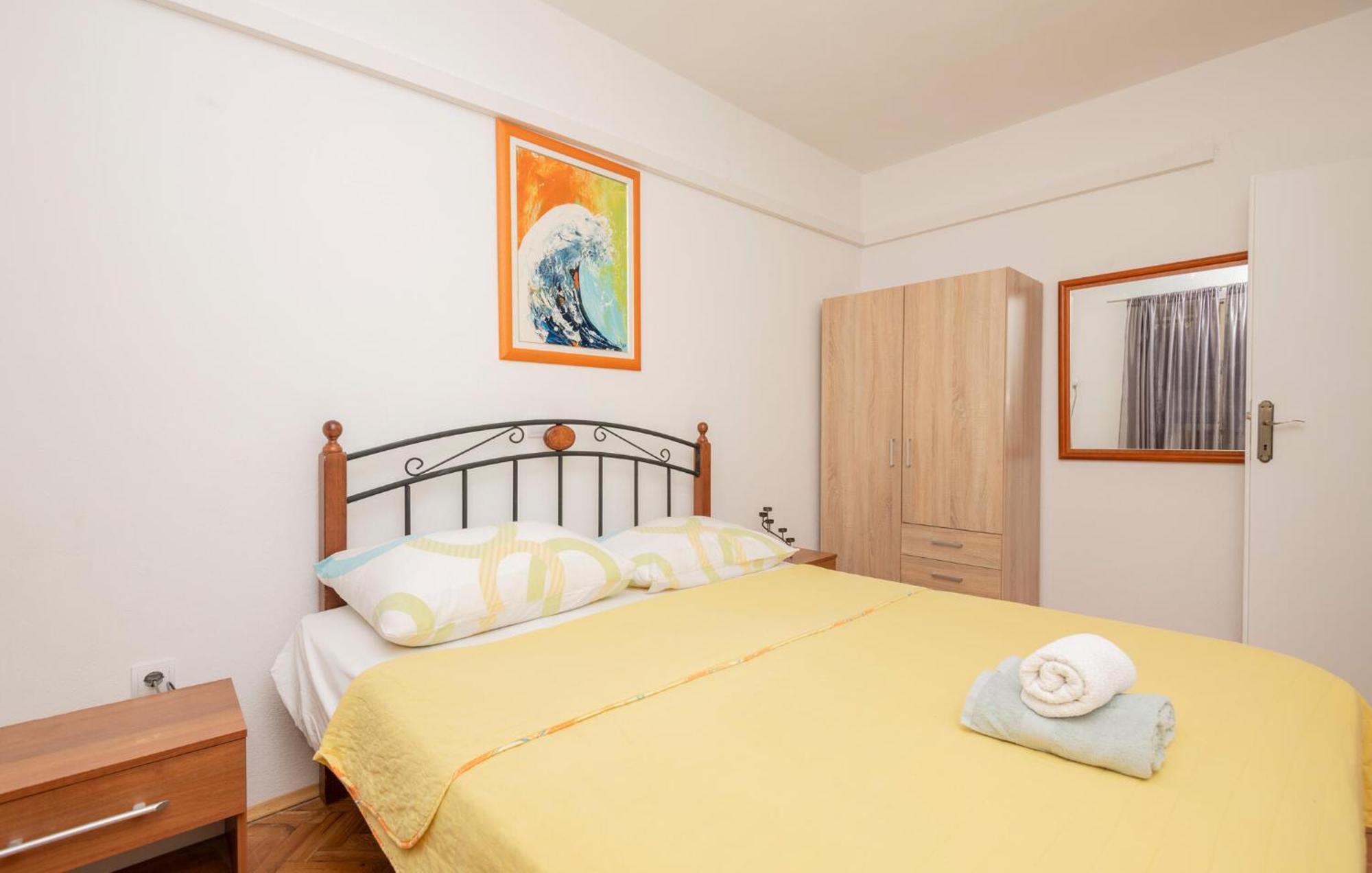 Cozy Apartment In Makarska With Kitchen Kültér fotó
