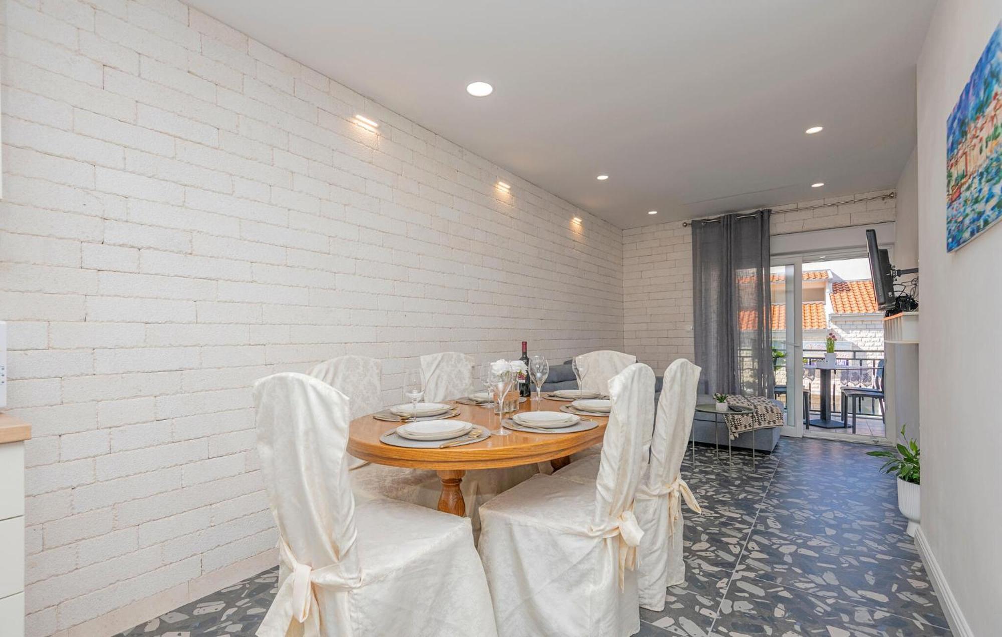 Cozy Apartment In Makarska With Kitchen Kültér fotó